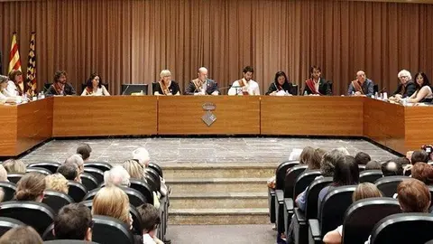 Els nous regidors, en el ple de constitució de la nova Paeria de Balaguer