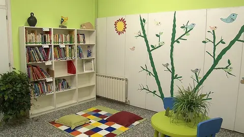 La Biblioteca que han habilitat els veïns a l&#39;antiga escola de Sidamon