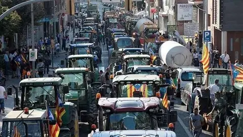 Concentració dels tractors a la crida del 3 d'octubre del 2017