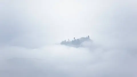 foggy-mountain-978844