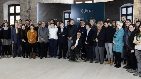 El president de la Diputació, Joan Talarn, amb els representants dels mitjans de comunicació a Lleida