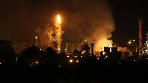 Pla general de l'incendi a la indústria química on hi ha hagut una explosió a la Canonja el 14 de gener del 2020. (Horitzontal)