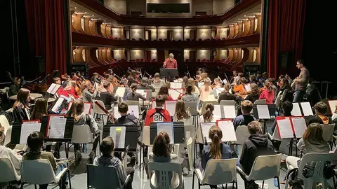 Orquestra infantil Julià Carbonell de les Terres de Lleida al Teatre L'Amistat de Mollerussa (2)