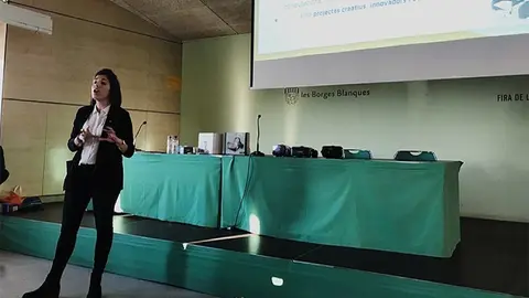 Mariona Valles en la xerrada organitzada pel Servei Educatiu de les Garrigues