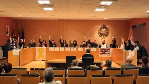 Aprovació per unanimitat de la instal·lació de llambordins de memòria històrica