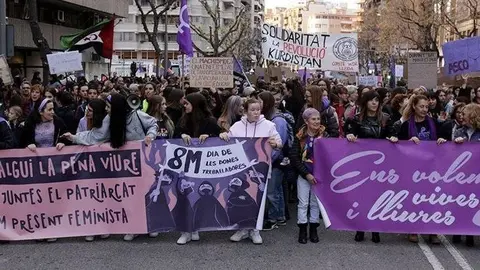 La manifestació feminista del 8M a Lleida convocada per la Coordinadora 8M