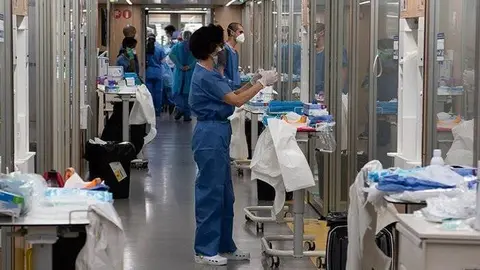 Arxiu, un passadís de l'Hospital Clínic @ACN