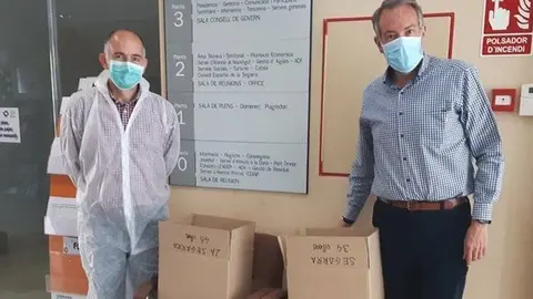 El material que ha arribat al Consell Comarcal de la Segarra. Imatge del 15 d'abril de 2020. (Horitzontal)