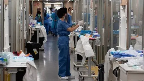 Professionals de la sanitat que estan a la primera línia del possible contagi