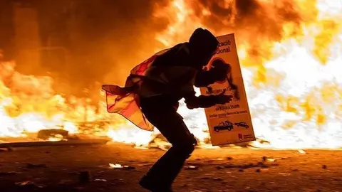 Fotografia de Pau Venteo que forma part del llibre Del procés a la revolta.  (Pagès Editors)