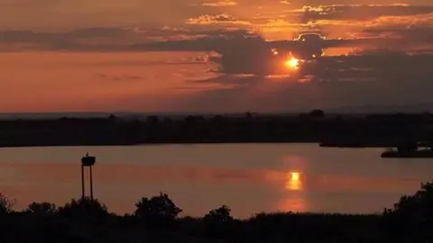 Imatge posta de sol Estany d'Ivars i Vila-sana ©Territoris.cat