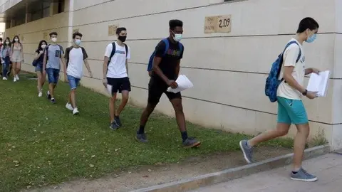 Estudiants en el Campus de Cappont per fer els exàmens de selectivitat