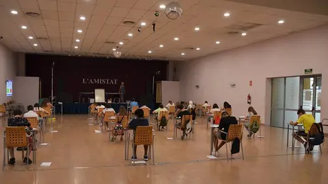 Estudiants de quatre comarques s'examinen de les proves oficials de Cambridge a Mollerussa 1