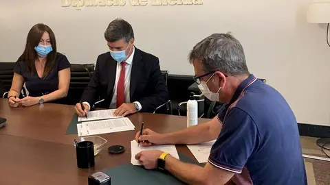 Joan Talarn signa l'operació amb Cajamar