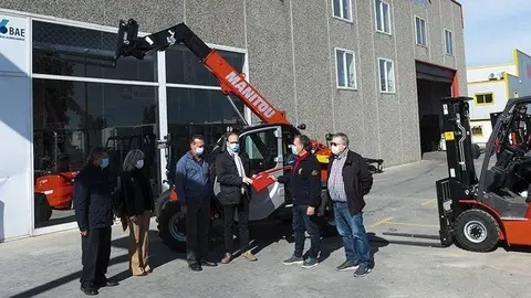 Rental Forklifts lliura la màquina a l'INS Mollerussa