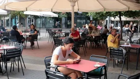 La terrassa d'un bar de la Zona Alta de Lleida - Salvador Miret