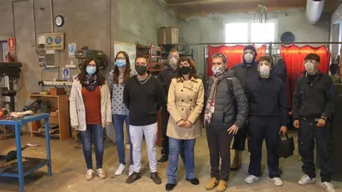 Visita realitzada dilluns a l'aula-taller de soldadura - Ajuntament de Tàrrega