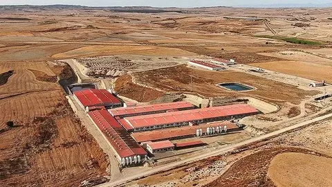 La Granja Valfarta de Cooperativa d'Ivars d'Urgell en la localitat de Sena