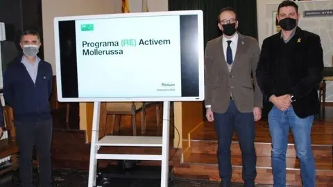 Els representants dels grups municipals, el coordinador del pla i l'alcalde en la presentació del pla (Re)Activem - Ajuntament de Mollerussa