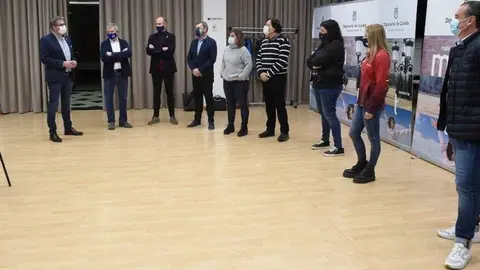 El president Joan Talarn amb els directius dels clubs