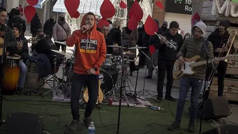 MuCat! porta a mollerussa el concerts de Fa1na @PlaSonorJordi Bonilla