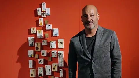 Massana amb 'Antropemetria', una de les peces que configuren l'exposició - Foto: Cristina Mongay