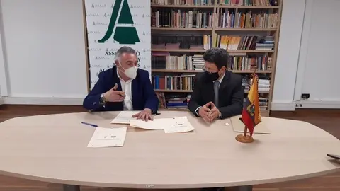 La firma de l'acord va realitzar-se al consolat de l'Equador a Barcelona