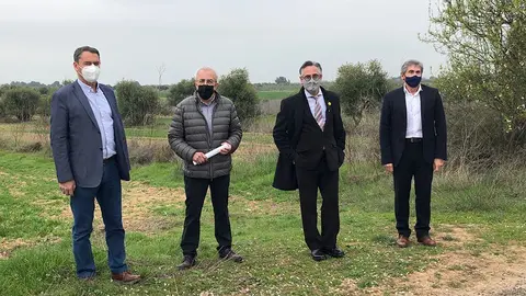 Tremosa, Mir, Alturo i Setó, durant la visita al polígon Vaca-roja @AjBorges