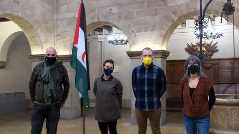 Membres de l'associació Sahara Ponent a la Paeria de Lleida