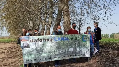 Caminada en fefnsa de les banquetes dels Canals @C analViu