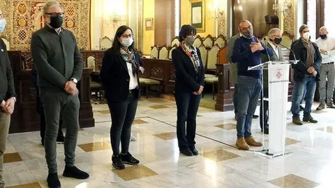 Representants econòmics, polítics i socials lleidatans en una roda de premsa a la Paeria @Paeria
