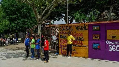 Inauguració del galliner de l'escola Arnau Berenguer del Palau @Territoriscat (3)
