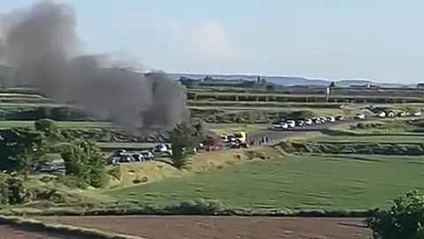 Un dels vehicles implicats en l'accident s'ha incendiat @Territoris.cat