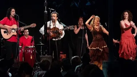 El grup Garrotín Lleida en una de les seves actuacions. Fotografia: Xavi Rué.