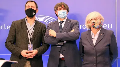 Els eurodiputats Carles Puigdemont, Toni Comín i Clara Ponsatí @NatàliaSegura