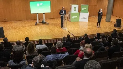 El Paer en cap Miquel Pueyo presenta el projecte Lleida capital AgroBioTec @JaviMartÍn