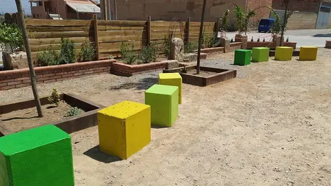 Plaça Muriel Casals de Linyola i l'obra d'Erik Smith @Territoriscat