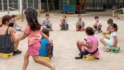 Infants gaudint de l'Estiu de Joc, a Lleida.