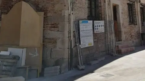 Façana de l'edifici a la plaça de Sant Llorenç de Lleida.