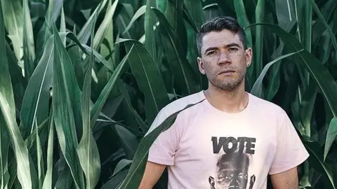 El músic Asori, fill de Vilanova de Bellpuig. Fotografia: @albertrcphotography.