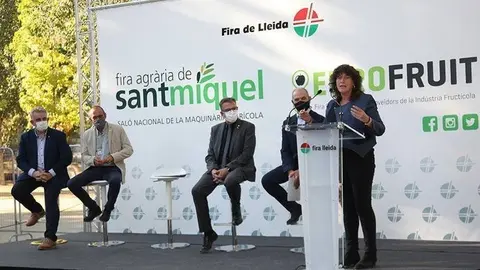 La consellera Teresa Jordà inaugura la Fira de Sant Miquel @JosepAPérez