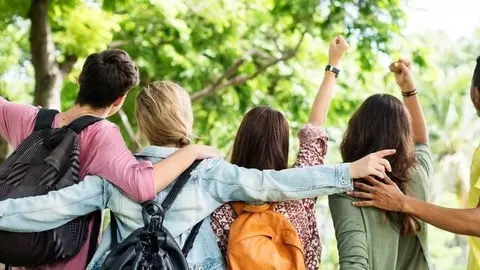 Grup de joves. Fotografia: Freepik.