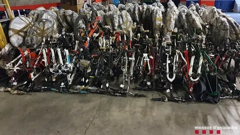 Les bicicletes localitzades a Torres de Segre ©Mossos