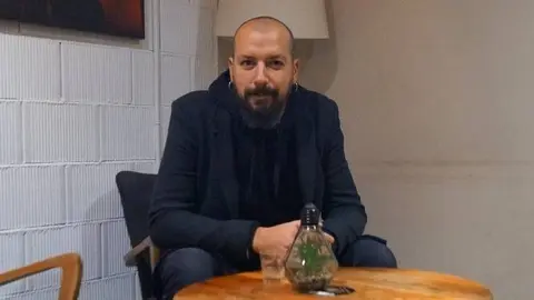 L'il·lustrador Matías Tolsà. Fotografia: Cristina Mongay.