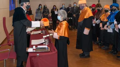 Un moment de l'acte d'investidura de Lourdes Beneria Farré com a doctora Honoris Causa . FOTO: UdL