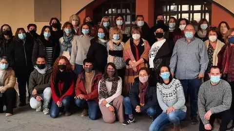 Foto de grup de la reunió de treball de les biblioteques lleidatanes a Tàrrega.