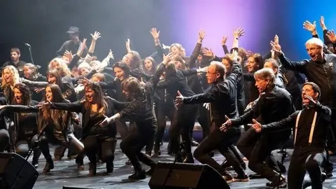 ‘Christmas & Hits’