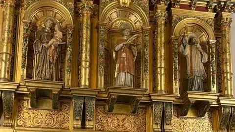 Restauració de l'altar major de Sant Antolí d'Aitona