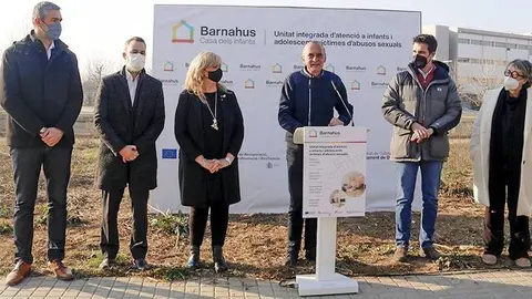 Cervera, Pueyo i la corporació lleidatana en la presentació de Casa Barnahus a Lleida ©Govern
