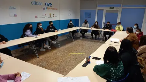Els joves de Mollerussa s'han reunit amb l'alcalde, Marc Solsona ©AjMollerussa